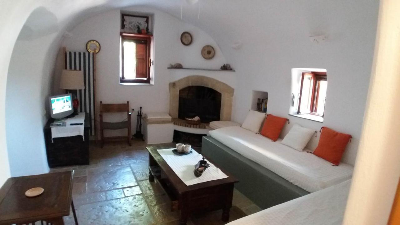 Kytherian Traditional Home Frillingiánika Esterno foto